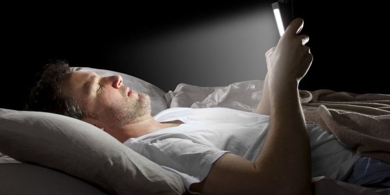 Damaging Impact of Mobile Phone Usage at Night: Stop it Right Away!